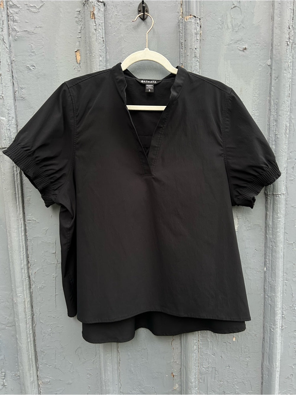 Athleta Black Levitate Poplin Tee, size Large