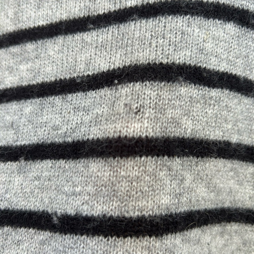 Halogen grey striped 100% cashmere sweater, size Xs