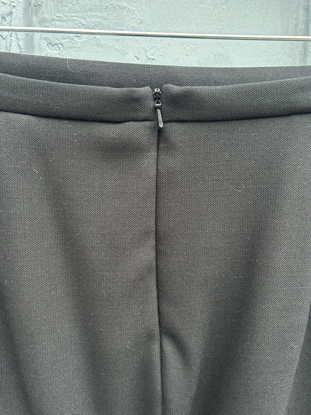 Weekend MaxMara Black midi Skirt, size 10 (more like 8)