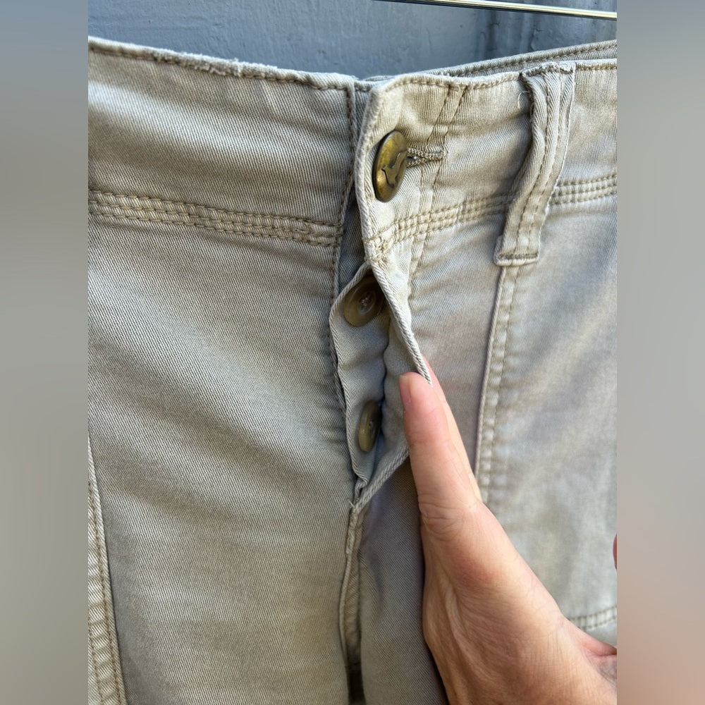 Free People Khaki Shorts, size 30