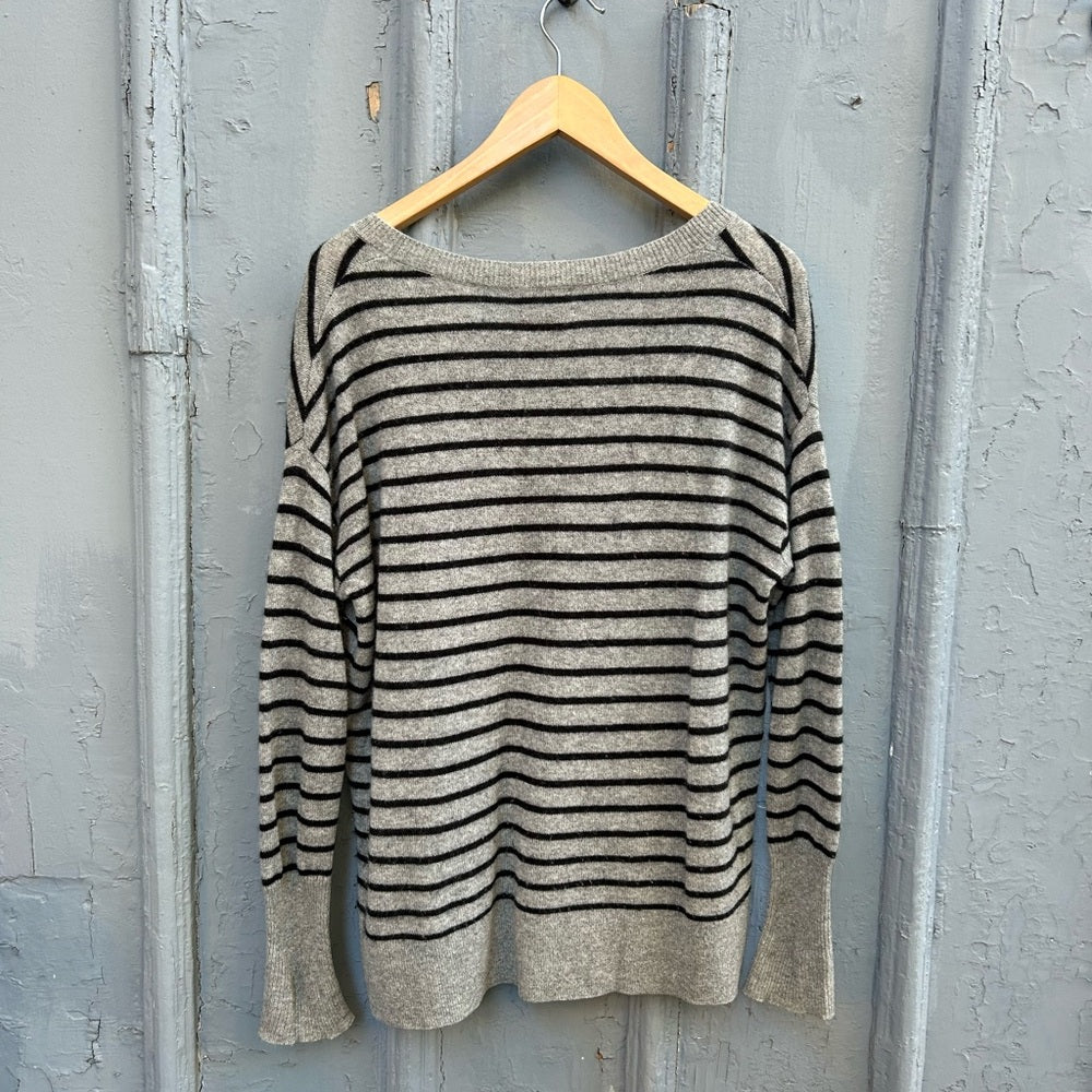 Halogen grey striped 100% cashmere sweater, size Xs