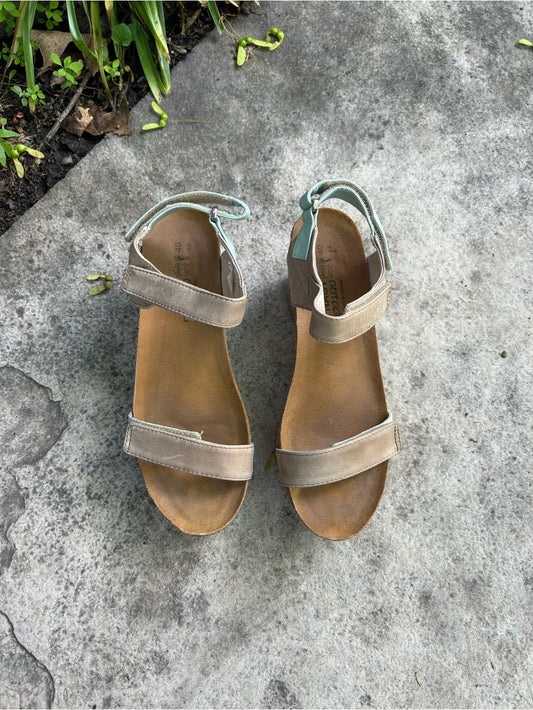 Naot Miracle Platform Sandals, size 40