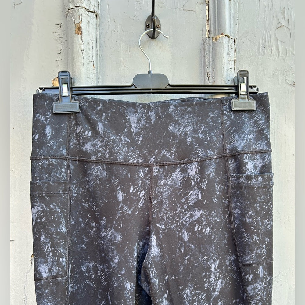 Lole 3/4 leggings, size Large