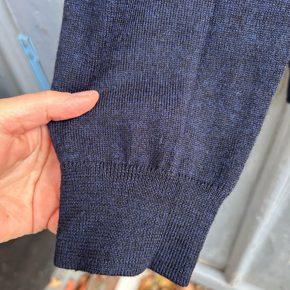 Calvin Klein Extra Fine Merino V Neck Sweater, size XXL