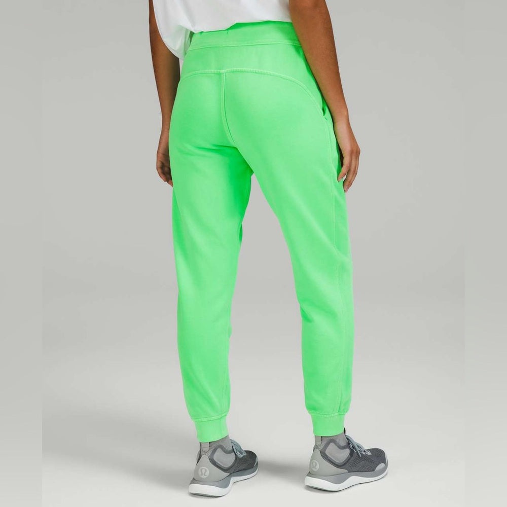 Lululemon Scuba High Rise French Terry Jogger, size 6