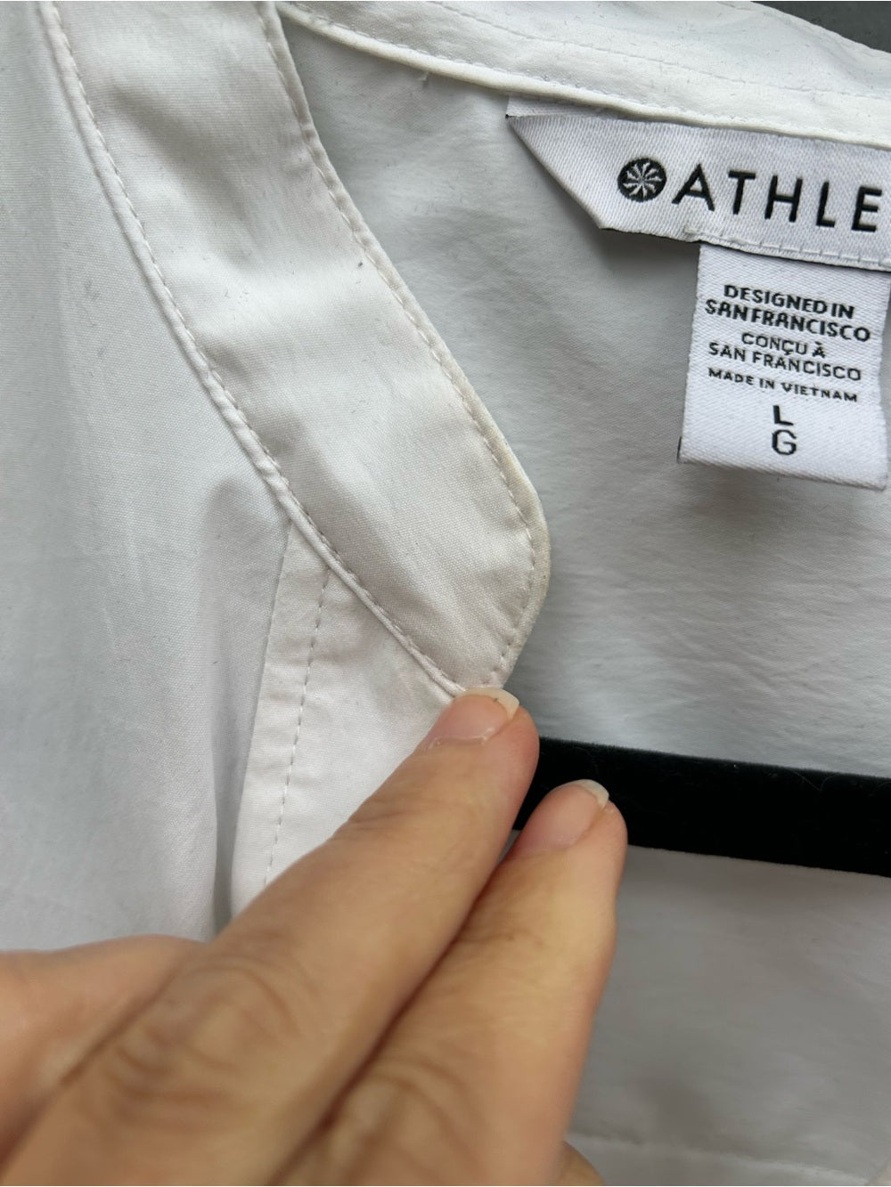 Athleta White Levitate Poplin Tee, size Large