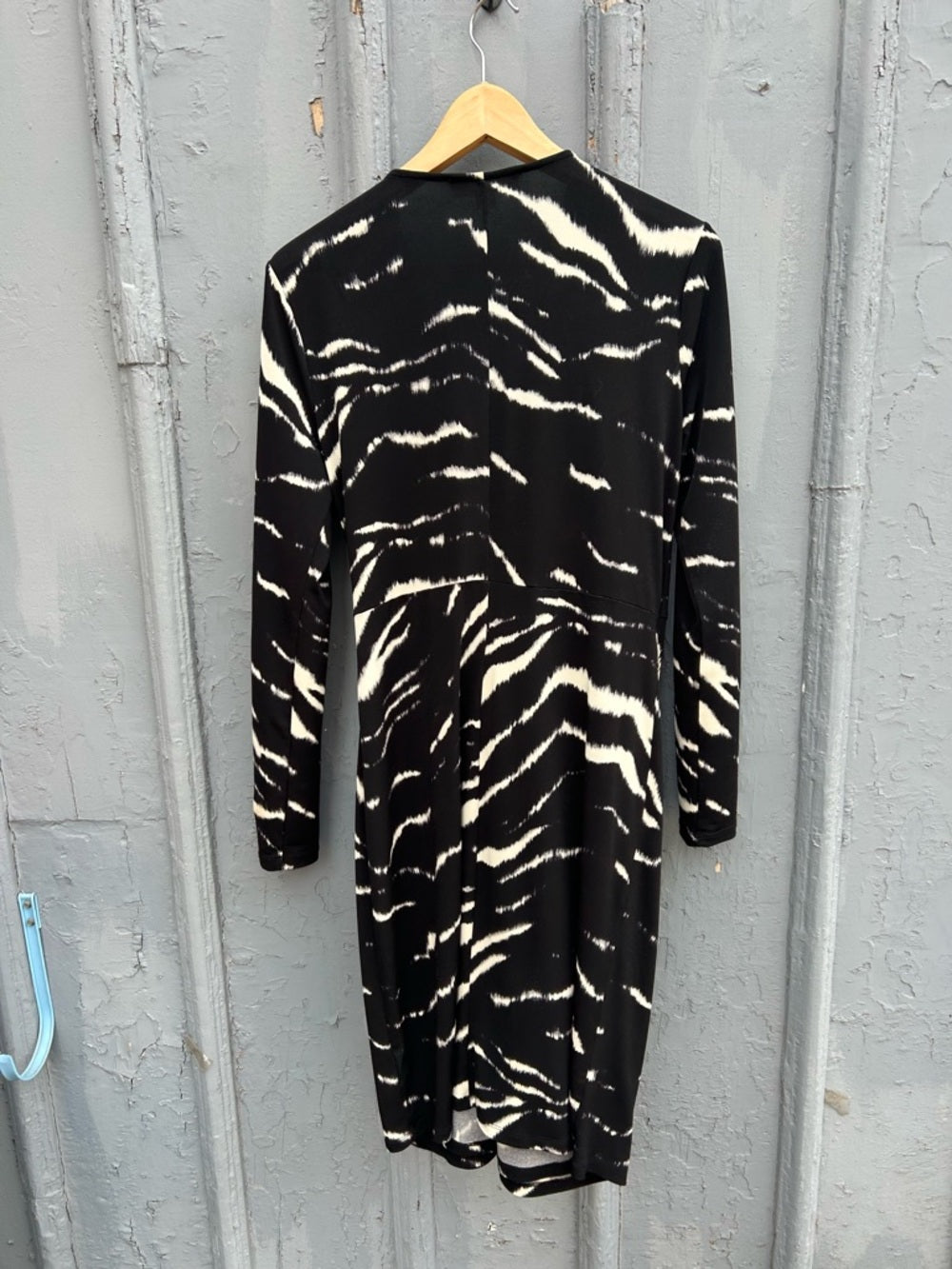Michael Michael Kors Black & White Faux Wrap, size M