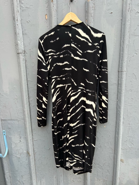 Michael Michael Kors Black & White Faux Wrap, size M