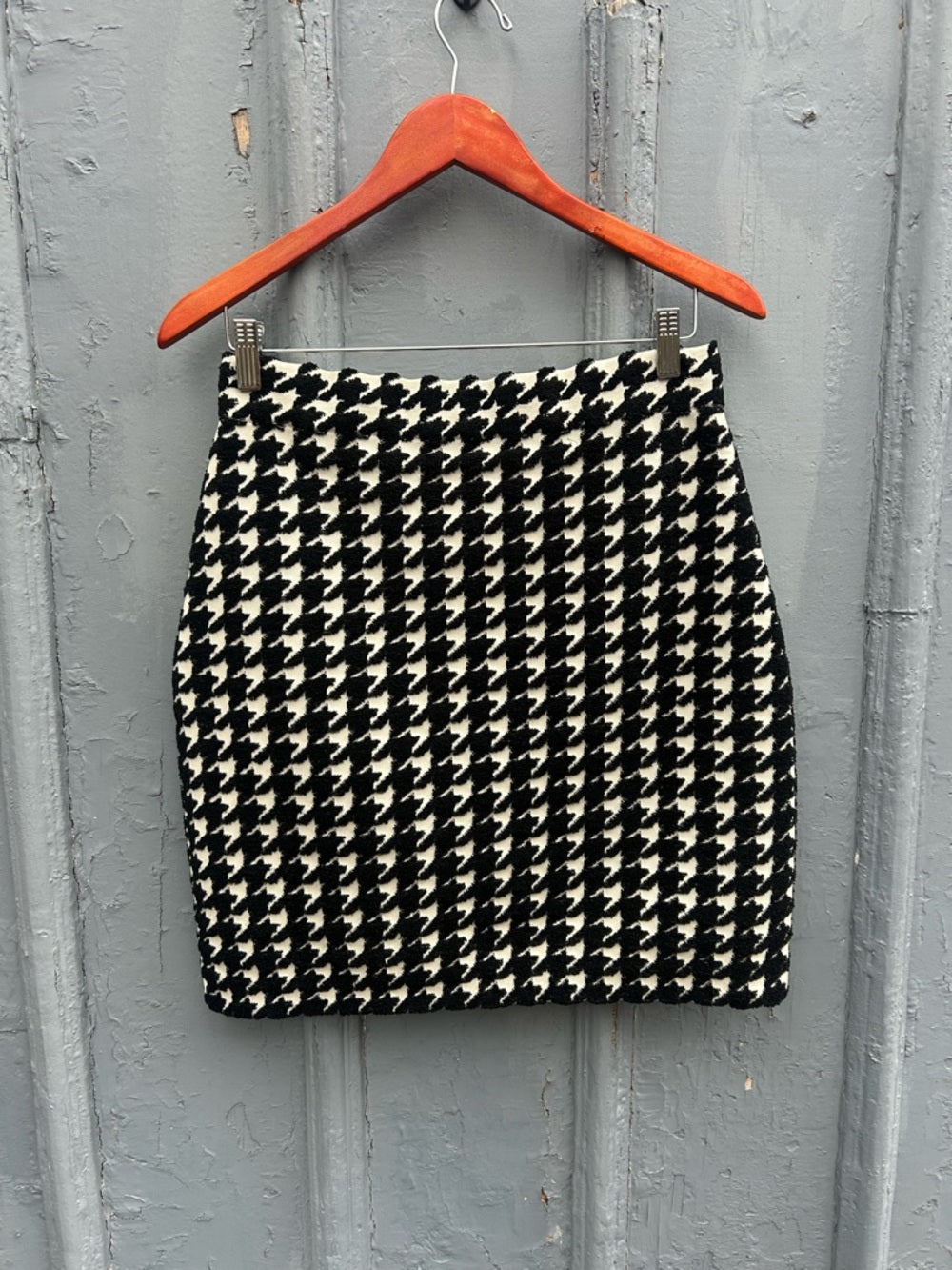 Burberry Exaggerated Houndstooth skirt, size M