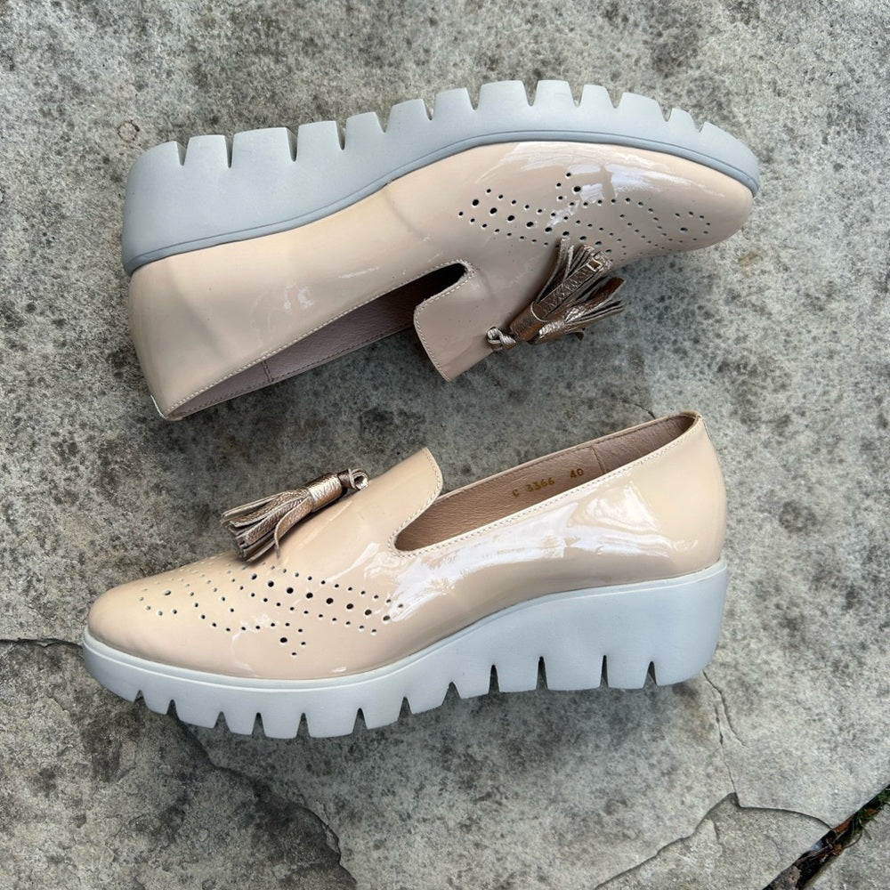 Wonders BNWOB Tassled Brogue Wedges, size 40 (US 9)