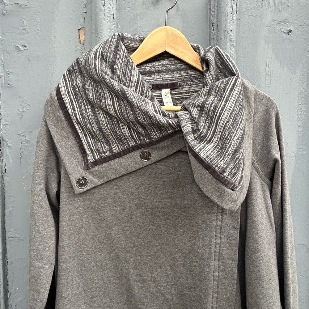 Lululemon dark Grey Savasana Wrap Sweater, BNWT, size 6
