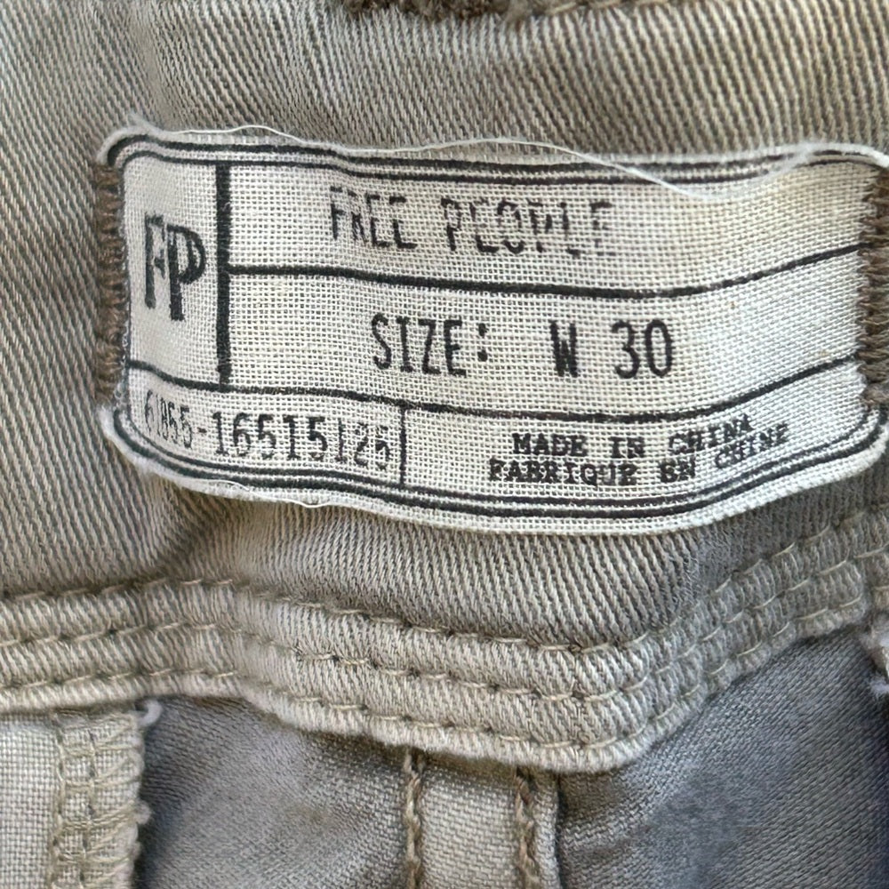 Free People Khaki Shorts, size 30