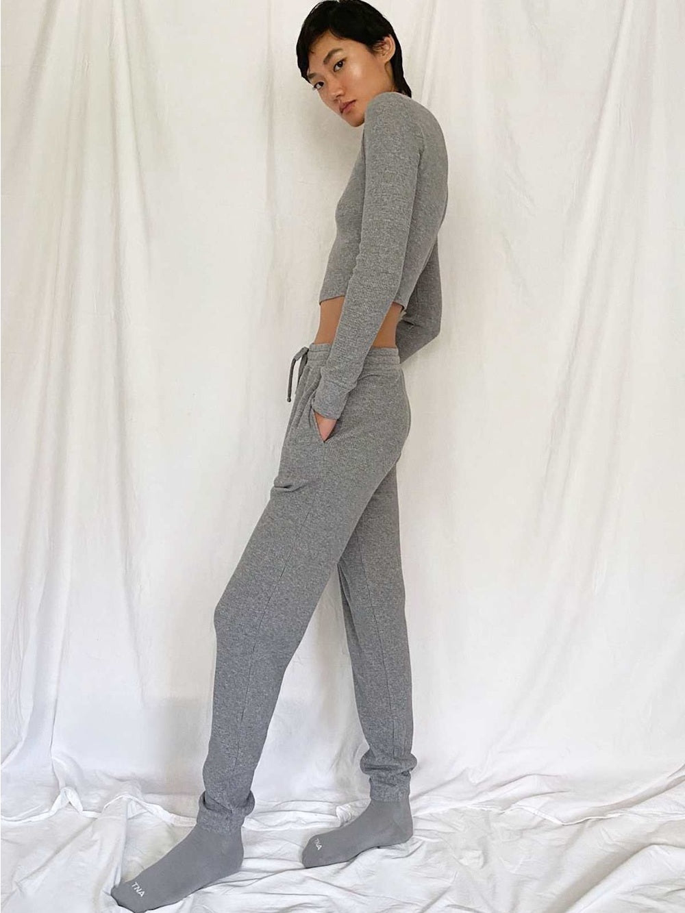 Aritzia TNA Light Grey Cotton Waffle Knit Ankle Jogger Pants Sweatpants, Size M