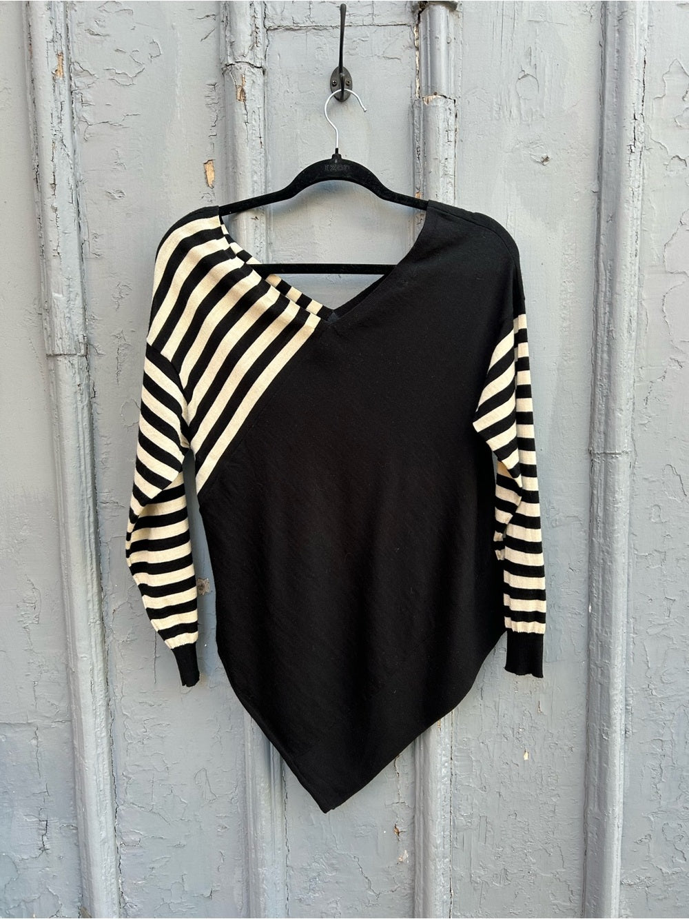MaxMara black and white striped shoulder sweater, no size (approx M)