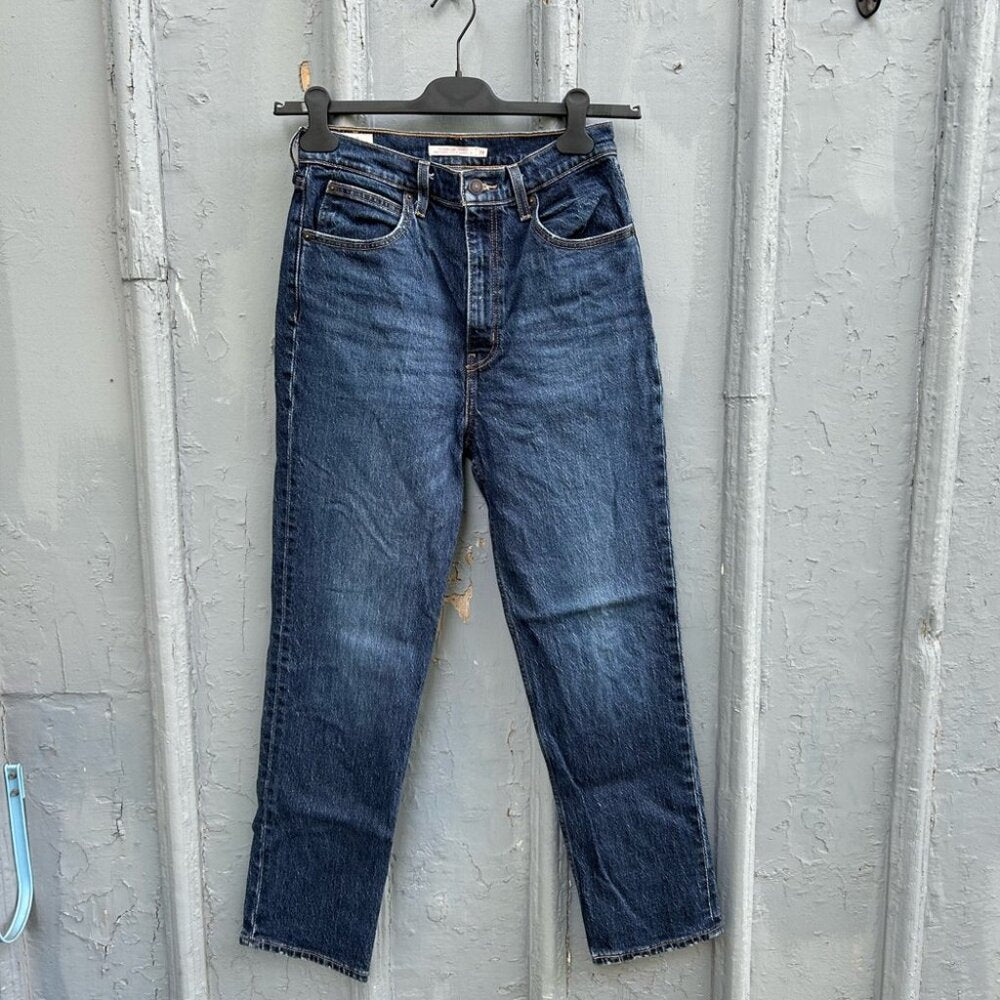 Levi's 70's High Rise Flare Jeans size 28