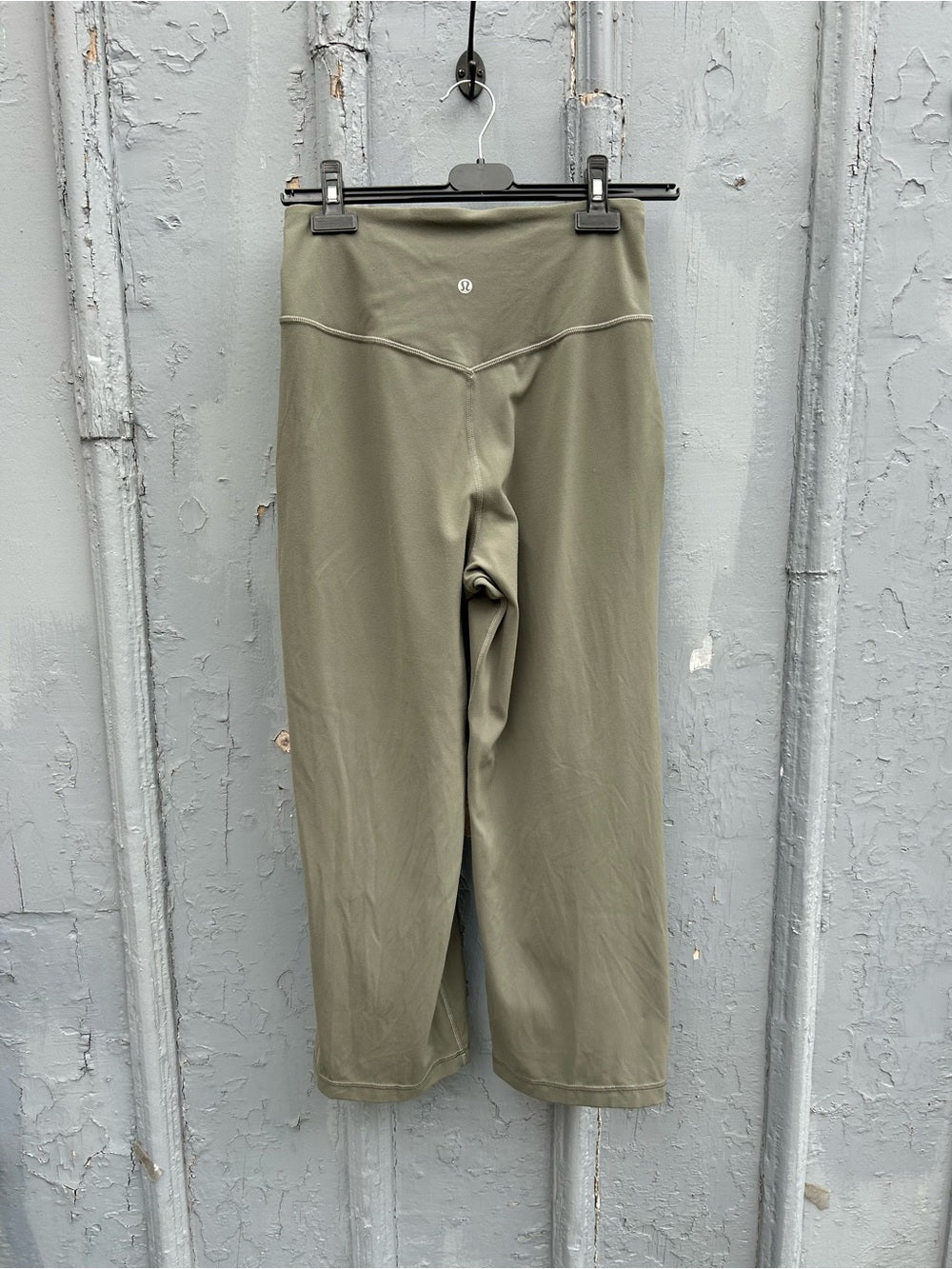 Lululemon Align Wide Leg Super-High-Rise Crop *23”, size 6
