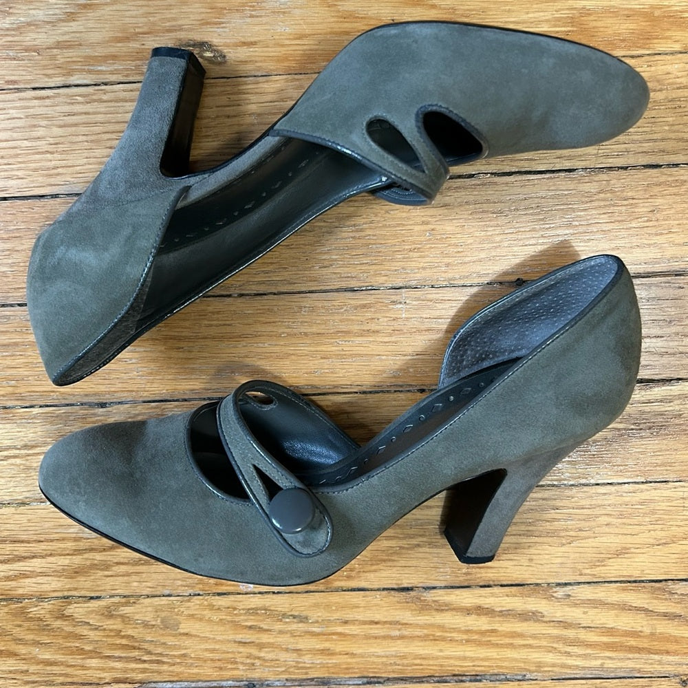 BCBG Grey Suede Mary Jane block heels, size 40 (US10)