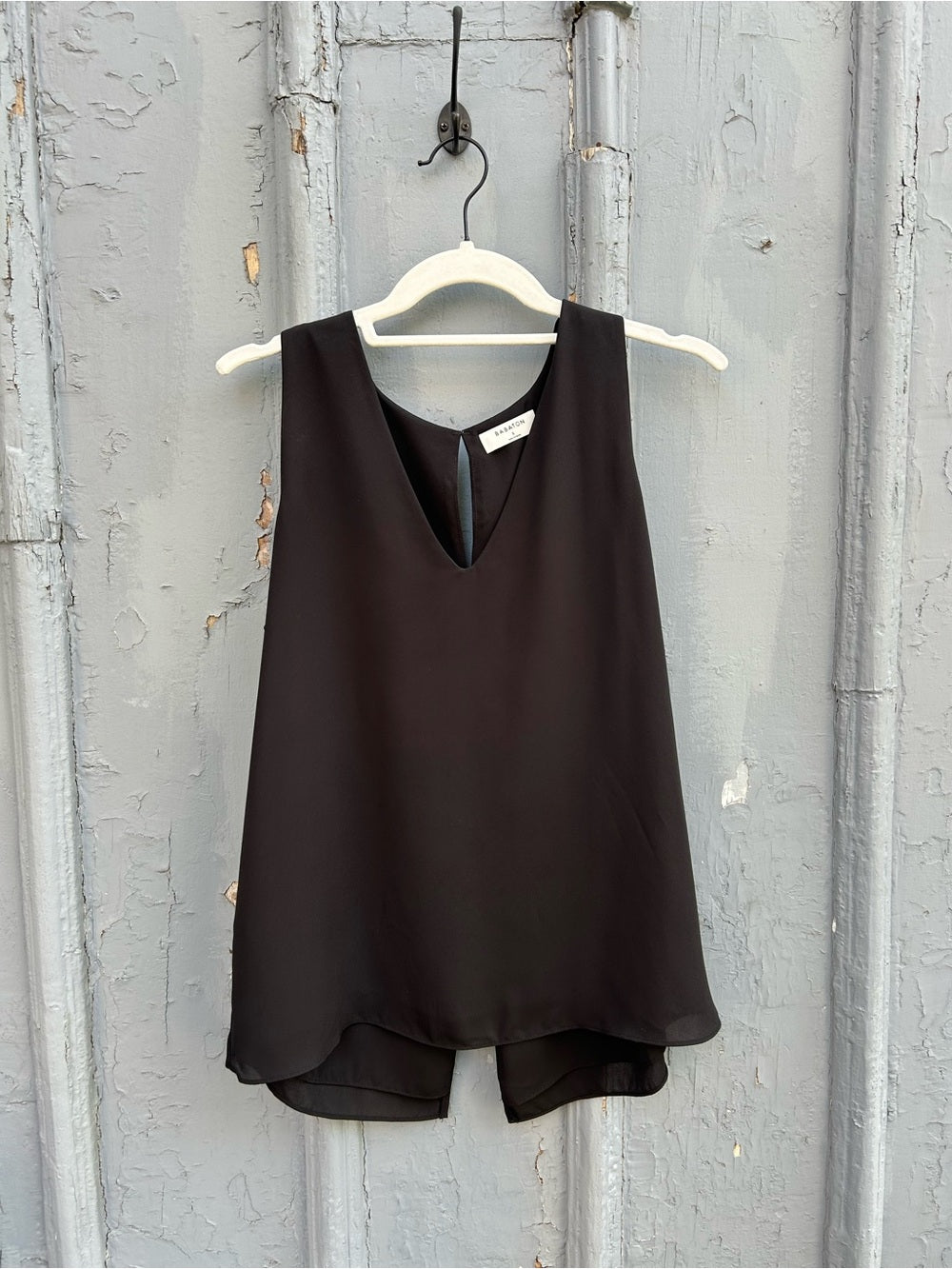 Babaton Sleeveless Maddox Blouse, size S