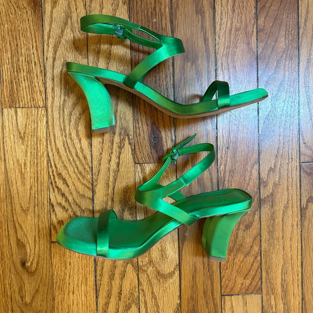 Vince "Luella" satin sandals size 7