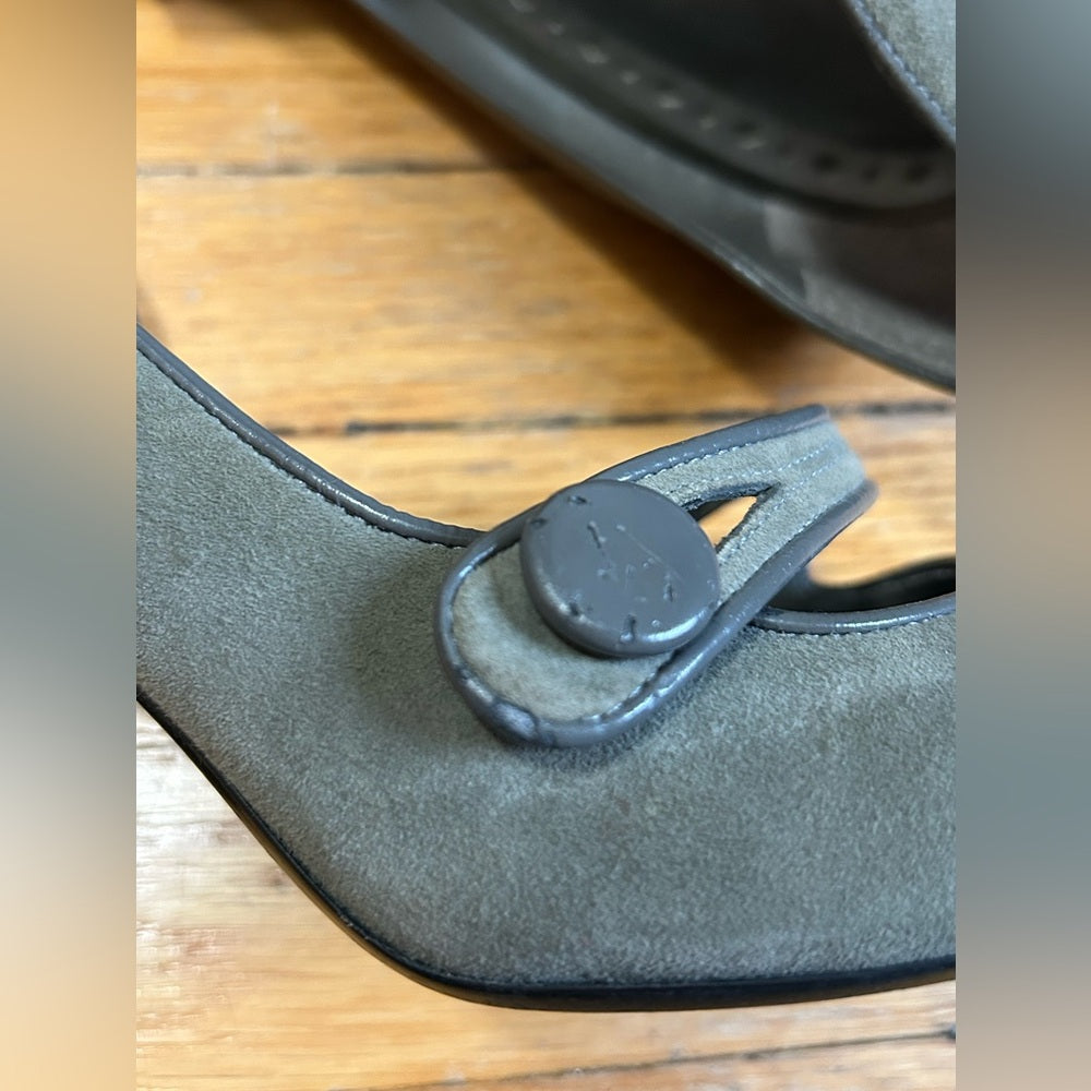 BCBG Grey Suede Mary Jane block heels, size 40 (US10)