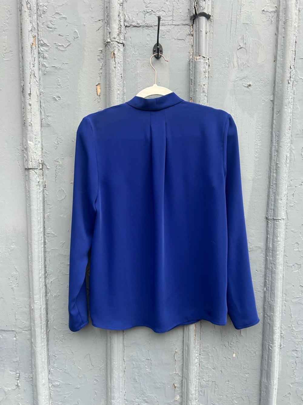 Aritzia Royal Blue Babaton Power blouse, Small
