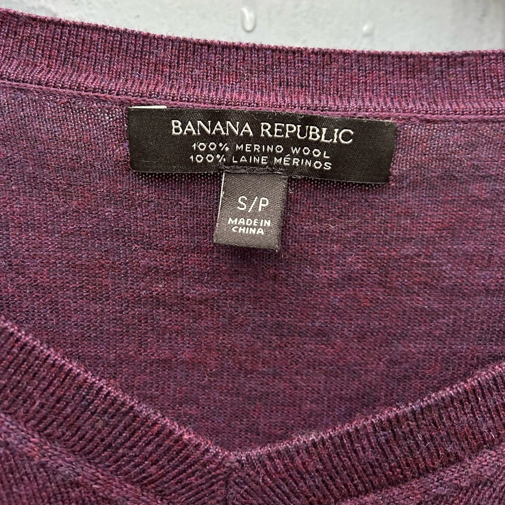 Banana Republic V Neck Merino Sweater, Small