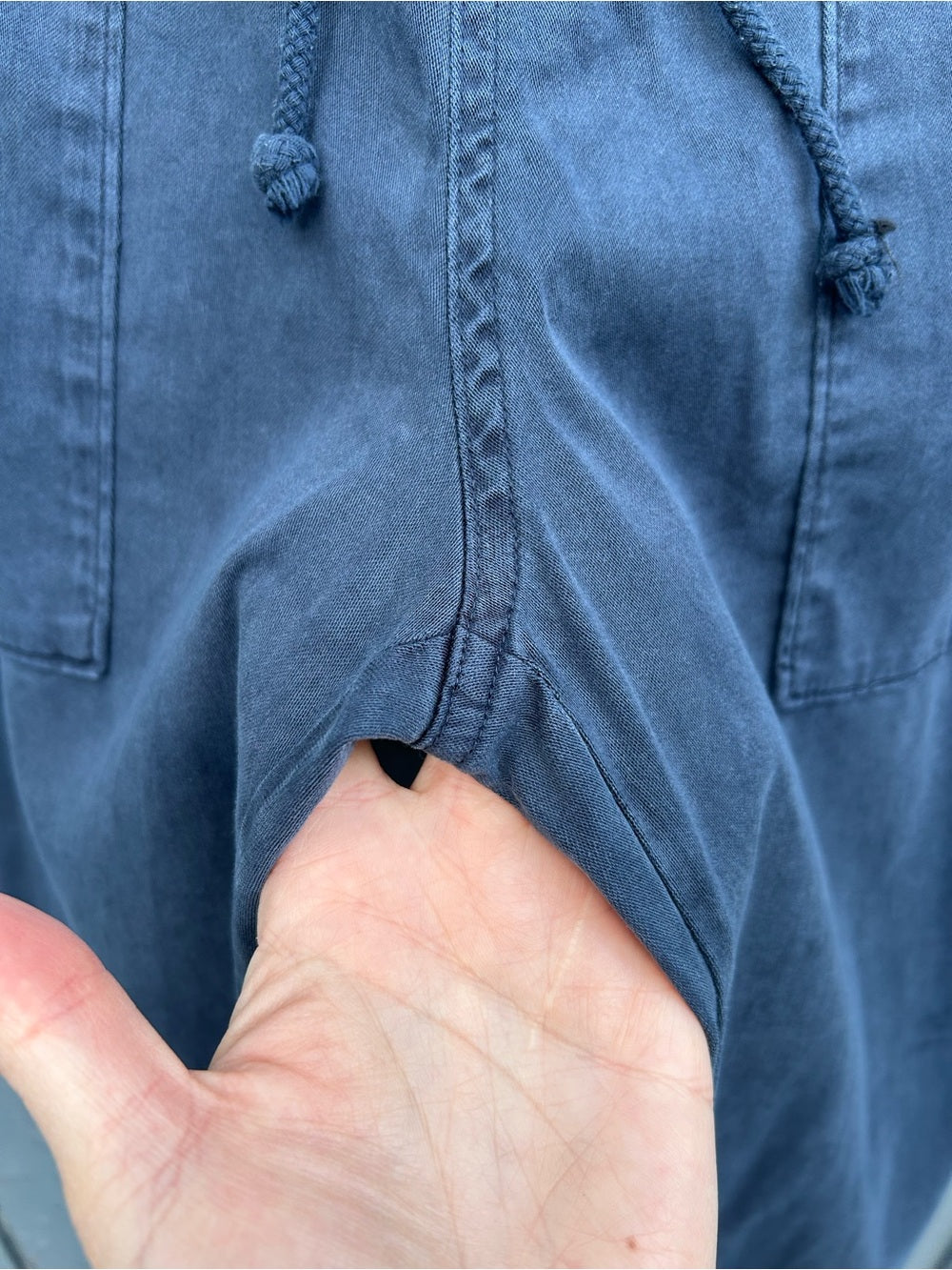 Bella Dahl Navy Cargo Pants, Small