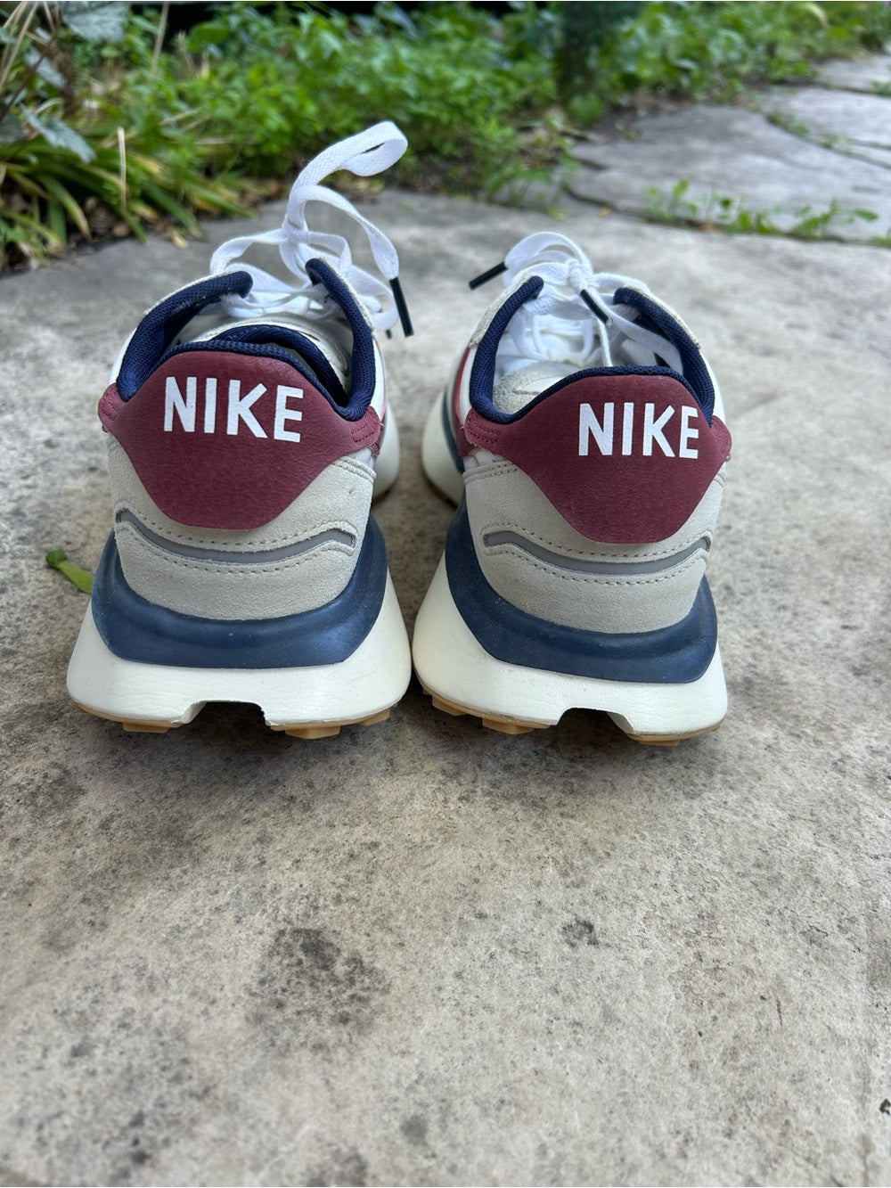 Nike Phoenix Waffle Running Shoe, size 8.5