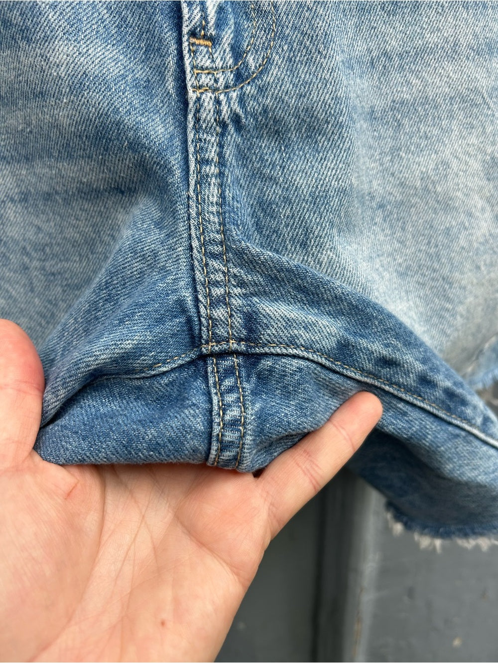 Gap denim 8” loose Bermuda mid rise denim short, size 30