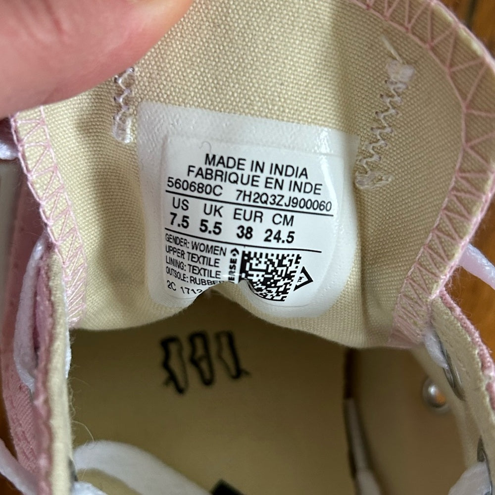 Converse Chuck Taylor All Star Pink Ox, BNIB, size 7.5