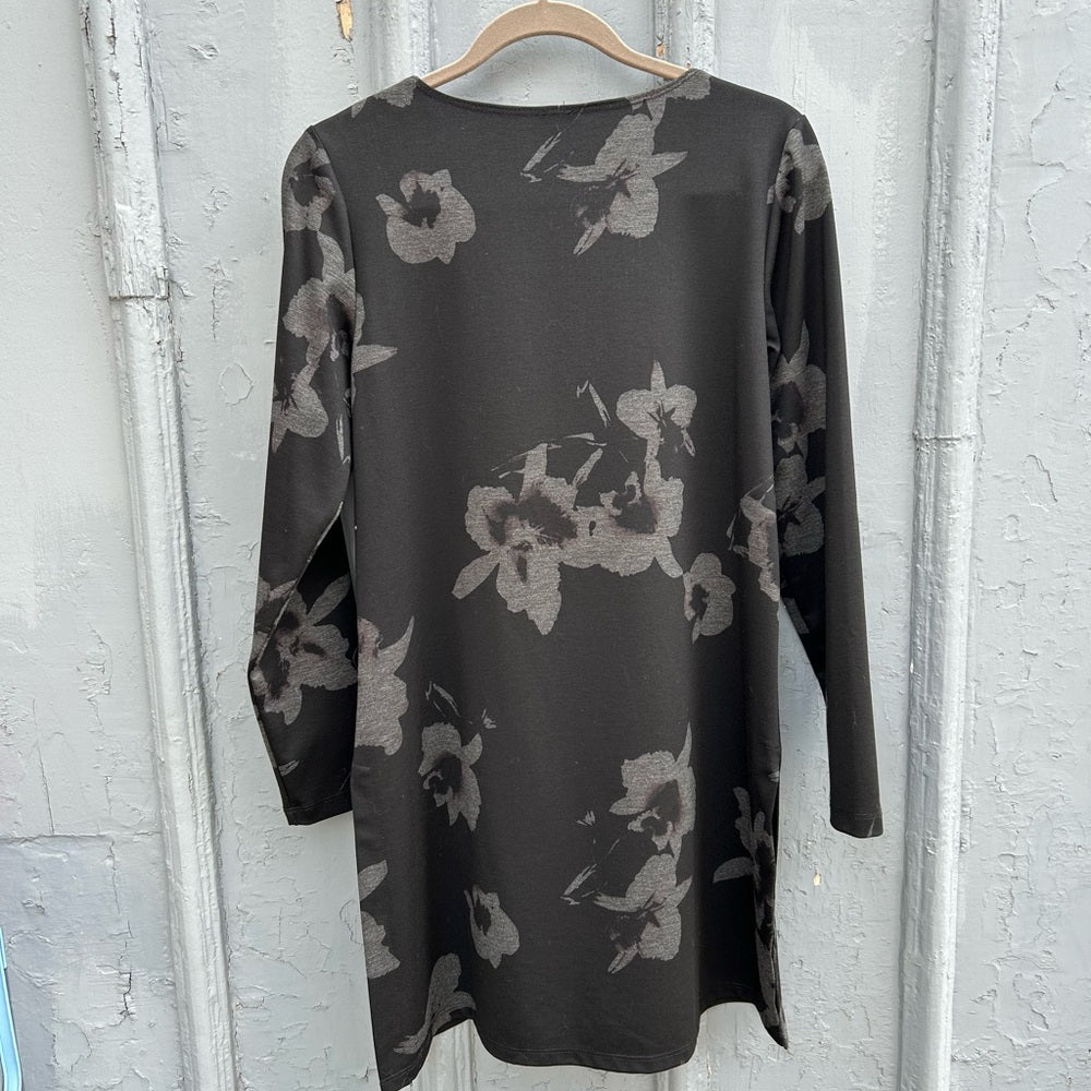 J dot Black Floral Print Tunic, size S