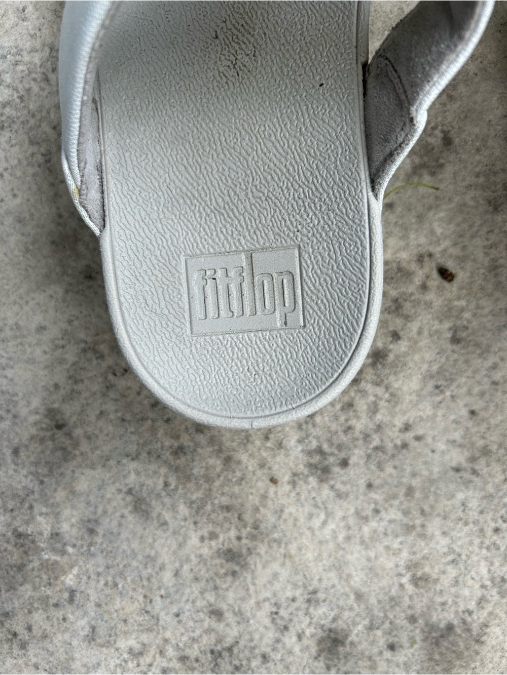 Fitflop LULU Shimmerglitz Toe-Post Sandals, size 7