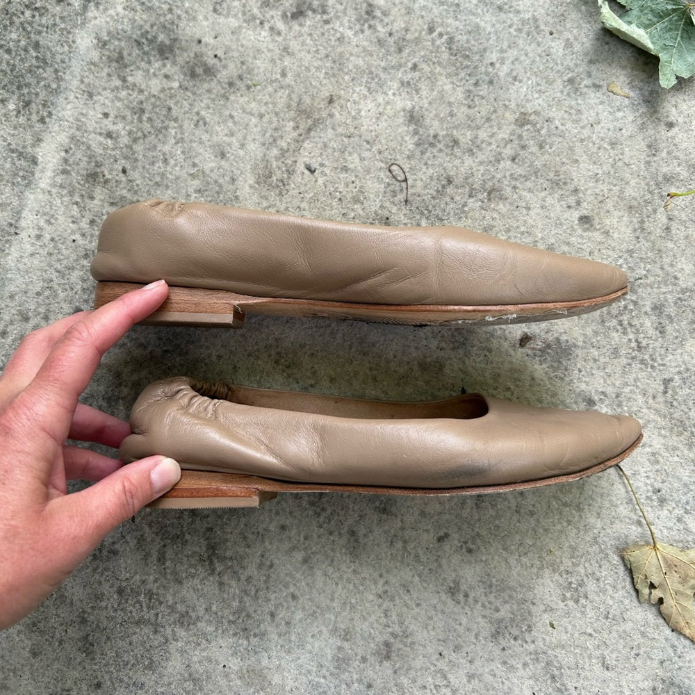 Poppy Barley Taupe On the Go Ballet flats, size 7