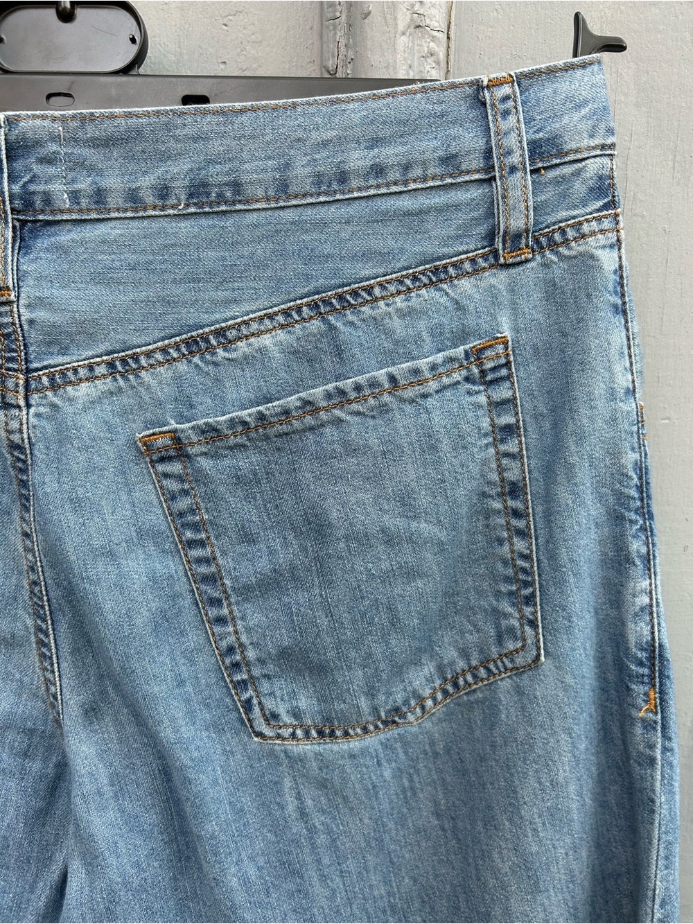 Frame Chambray Le Pixie Wide Leg, size 27