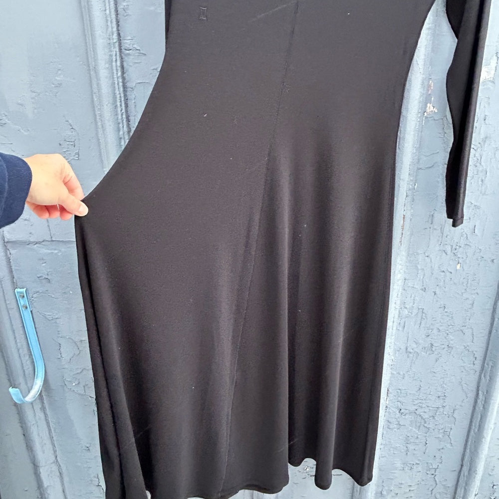 Kit and Ace black Poise v back Dress, size M