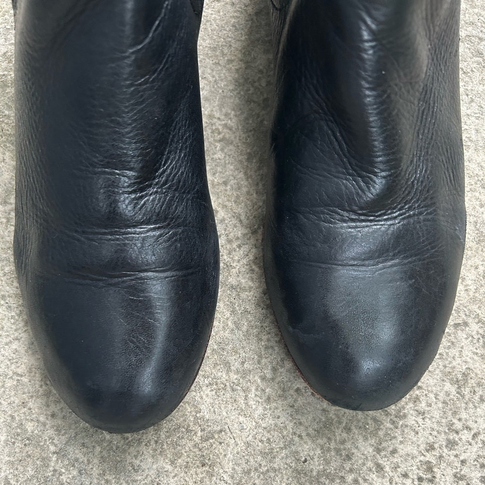 Frye Jillian Black Chelsea boot, size 9