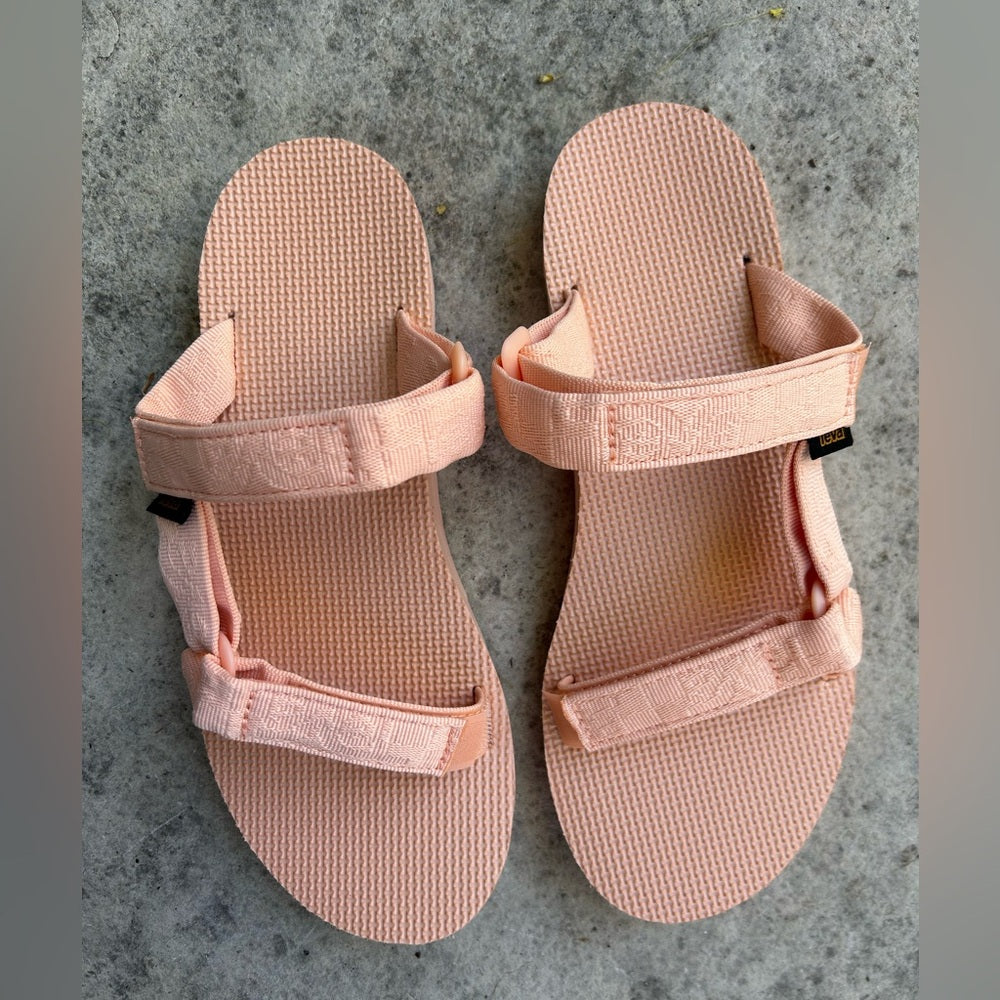 Teva universal slide sandals, BNWOT, size 10