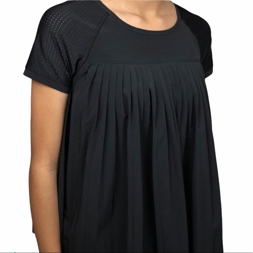 Ivivva pleat the game tee, size 10
