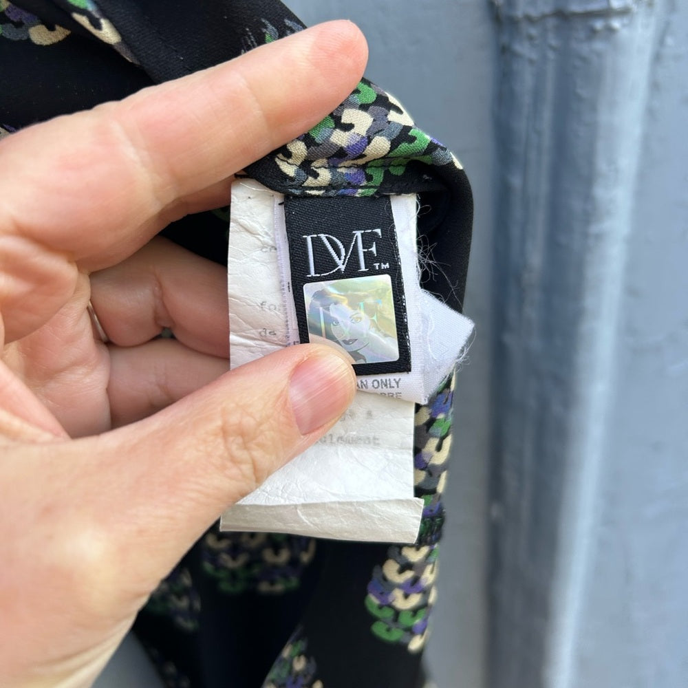 Diane Von Furstenberg silk Nove Wrap Blouse, size 8