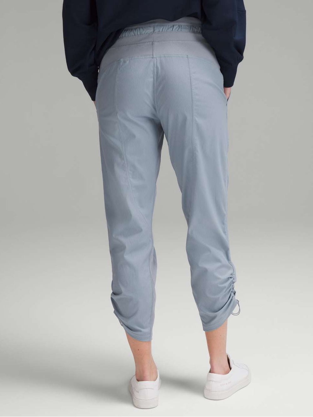 Lululemon Dance Studio Mid-Rise Crop, size 12