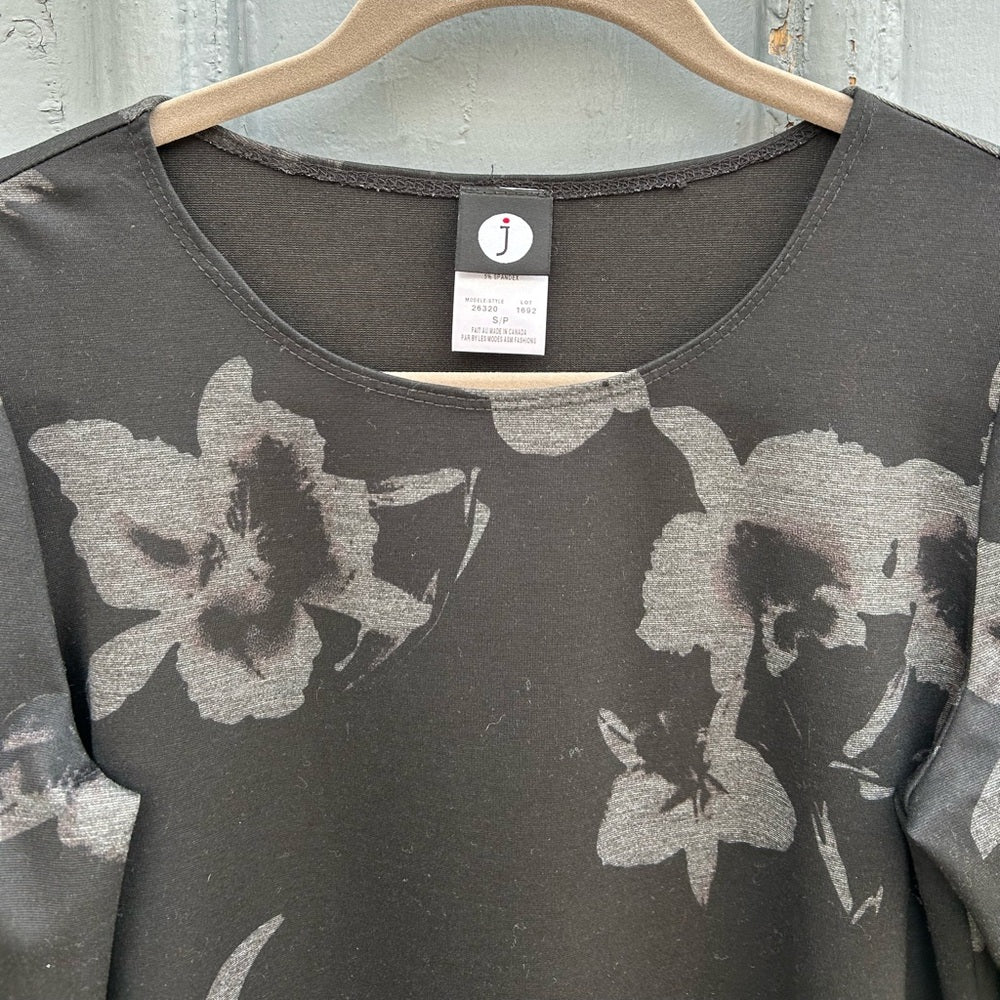J dot Black Floral Print Tunic, size S