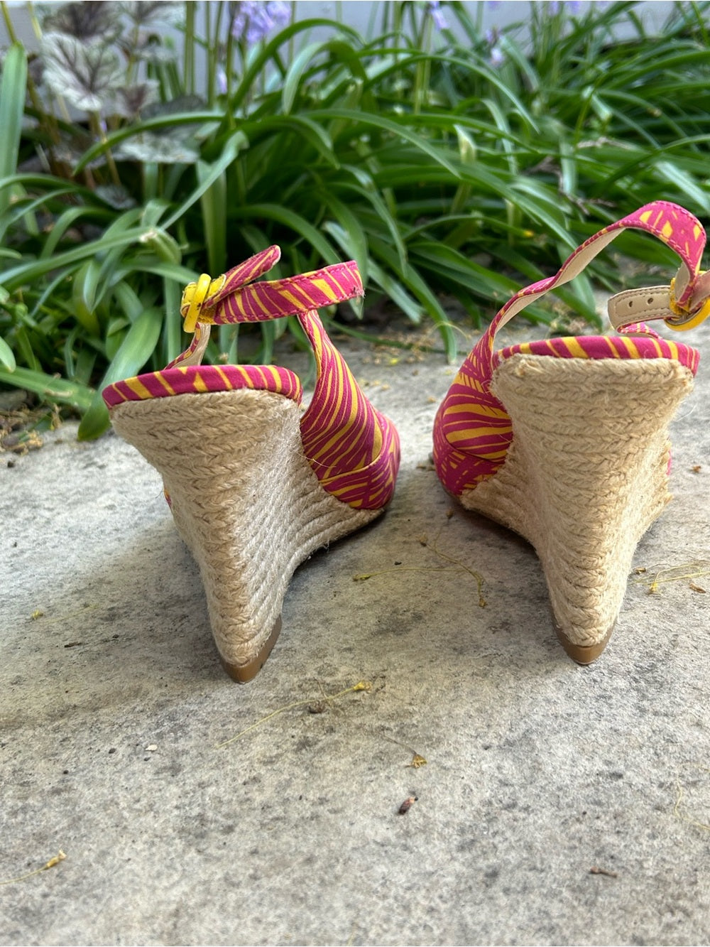 Bandolino Tropical Wedges, size 8