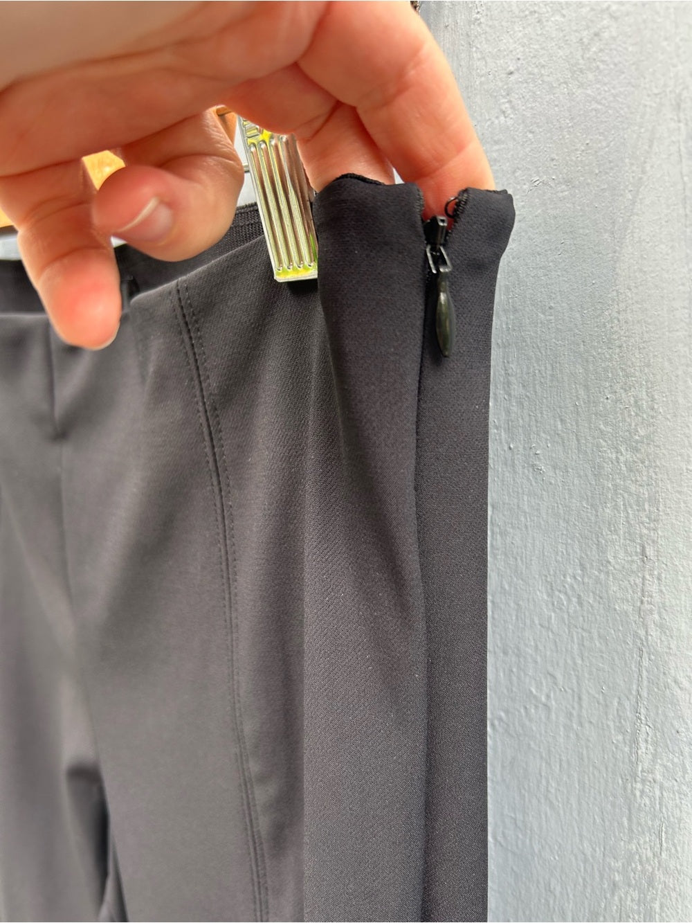 Theory Kenett Slit Leggings, BNWT, size 6