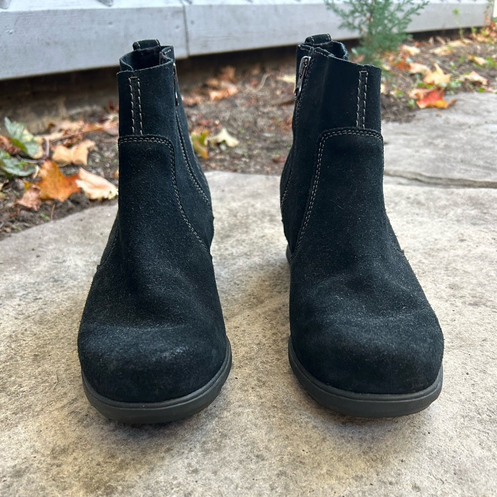 Sorel Evie Chelsea Wedge boots - size 9.5
