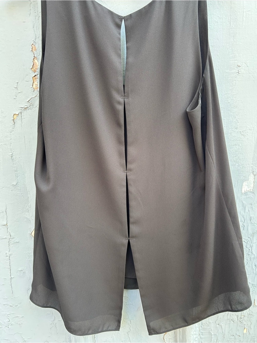 Babaton Sleeveless Maddox Blouse, size S