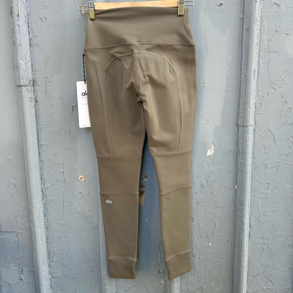 Alo Avenue legging, BNWT, size Small