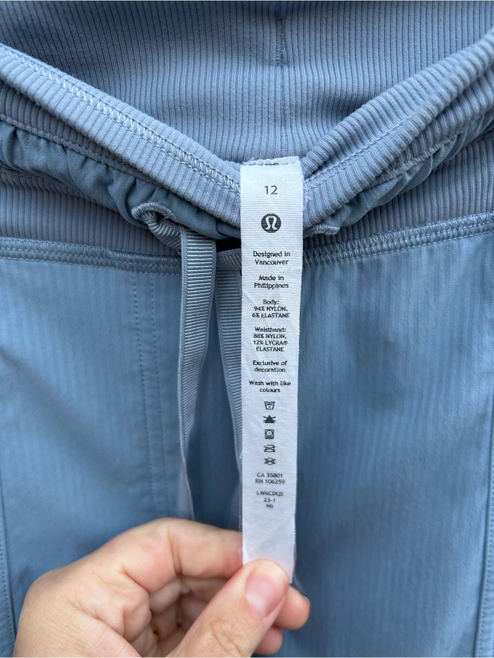 Lululemon Dance Studio Mid-Rise Crop, size 12