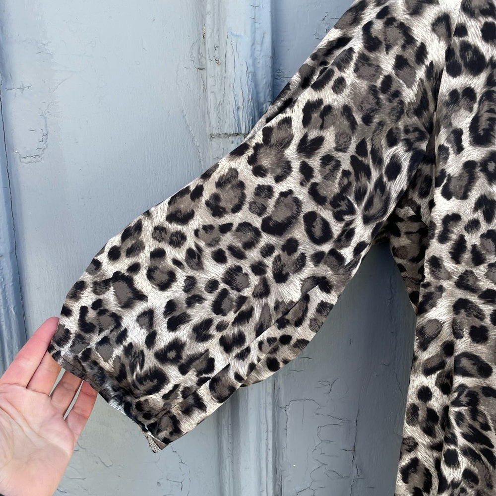 Ema Blue’s Paris Leopard print Blouse, size T3 (USL)