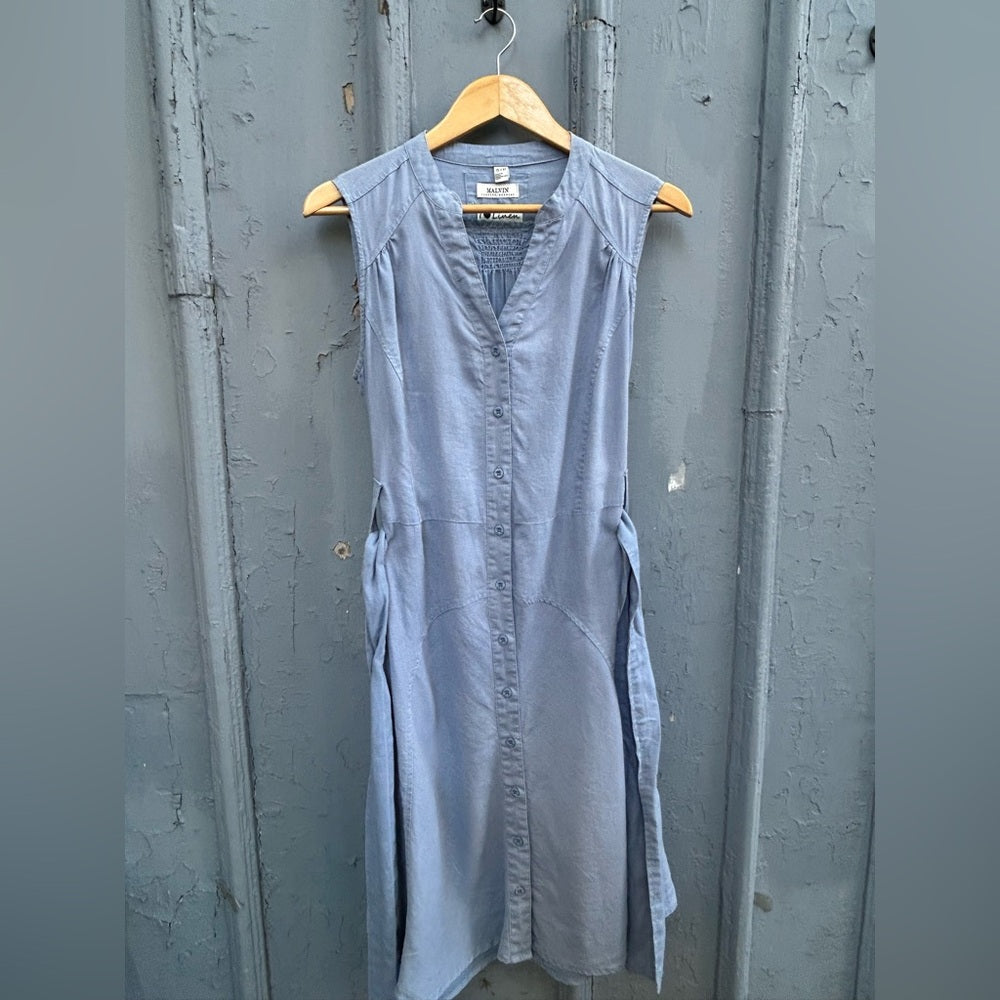 Malvin Blue Linen Midi Dress, Small