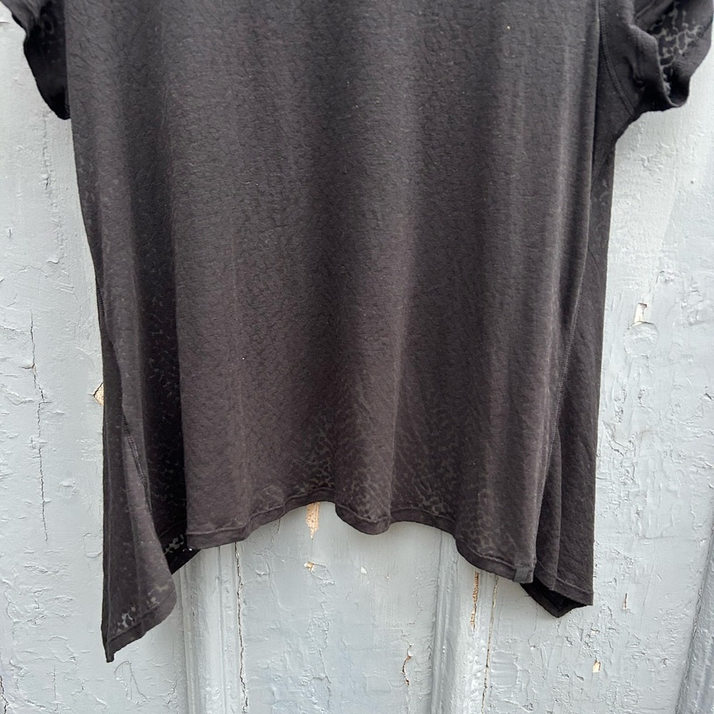 Lululemon Black Loop Around Tee, size M
